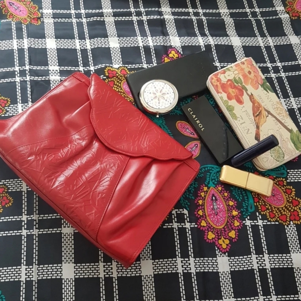 Italian Red Leather Shoulder Bag with Removable Strap - Convertible Clutch Purse - Picture 6 of 10